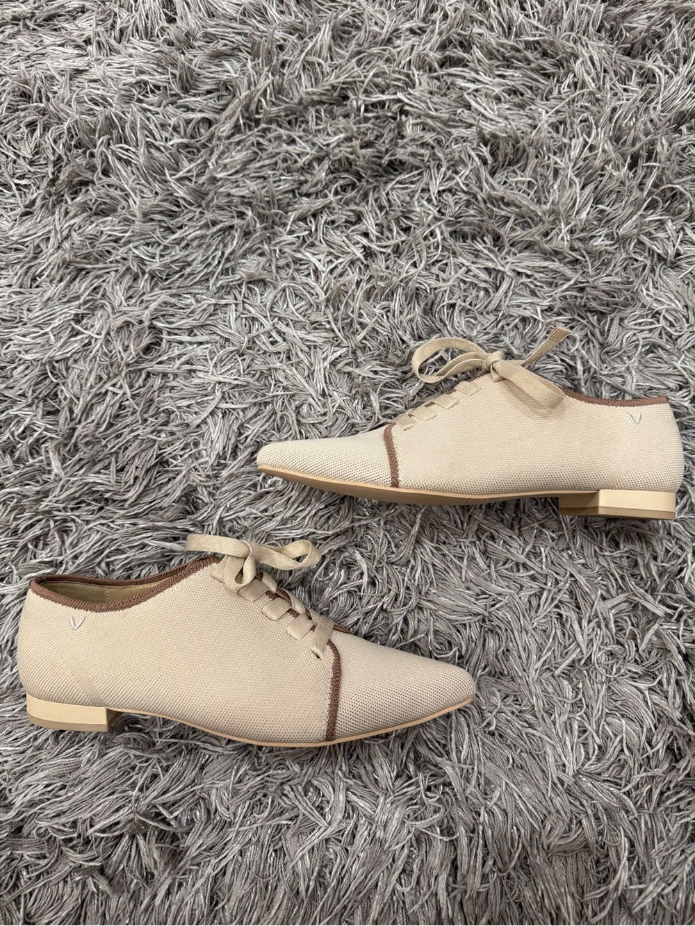 Vivaia Classic Women's Beige Lace-Up Oxford Shoes